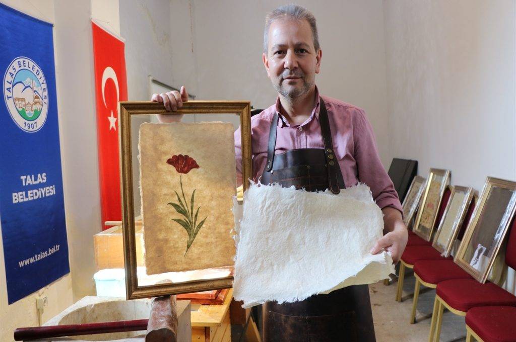 Kayseri Klasik Sanatlar Akademisi Sorumlusu ve Kağıt Ustası Selçuk Kılınç