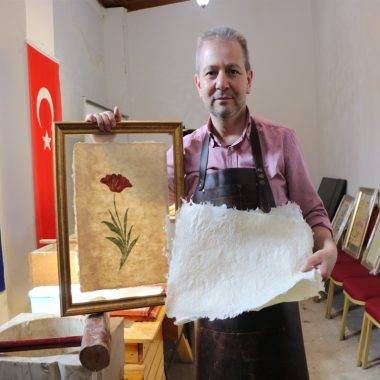 Kayseri Klasik Sanatlar Akademisi Sorumlusu ve Kağıt Ustası Selçuk Kılınç