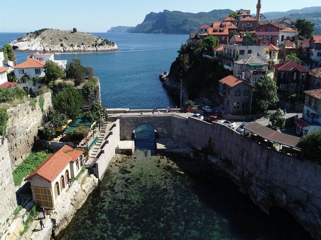 Bartın'ın Amasra ilçesinde Ramazan Bayramı tatili yoğun geçti