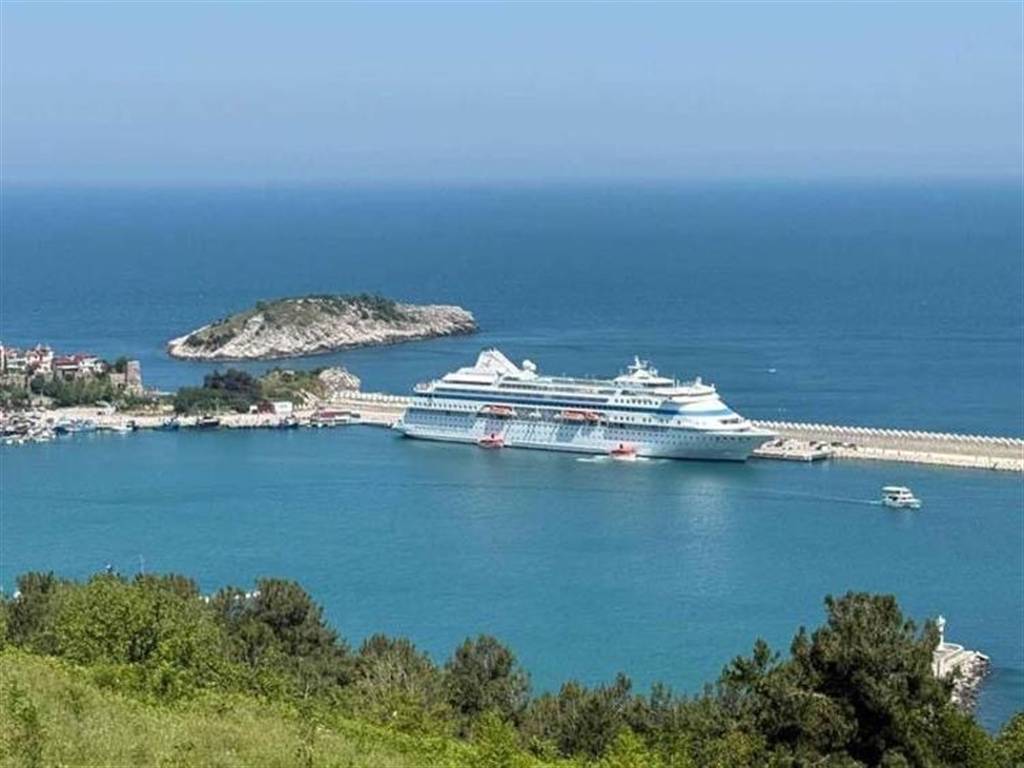 Bartın'ın Amasra ilçesinde Ramazan Bayramı tatili yoğun geçti