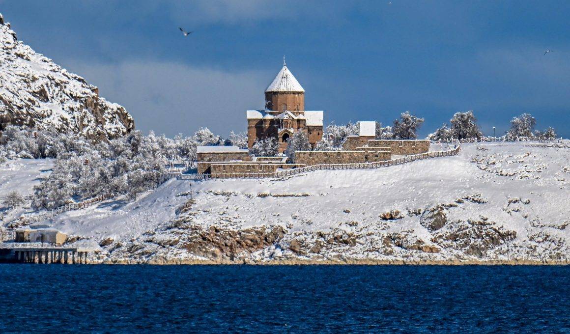 Akdamar Adası