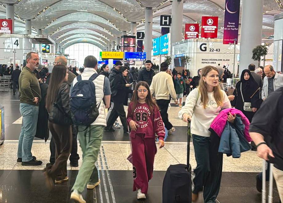 İstanbul Havalimanı yolcu yoğunluğu yaşadı