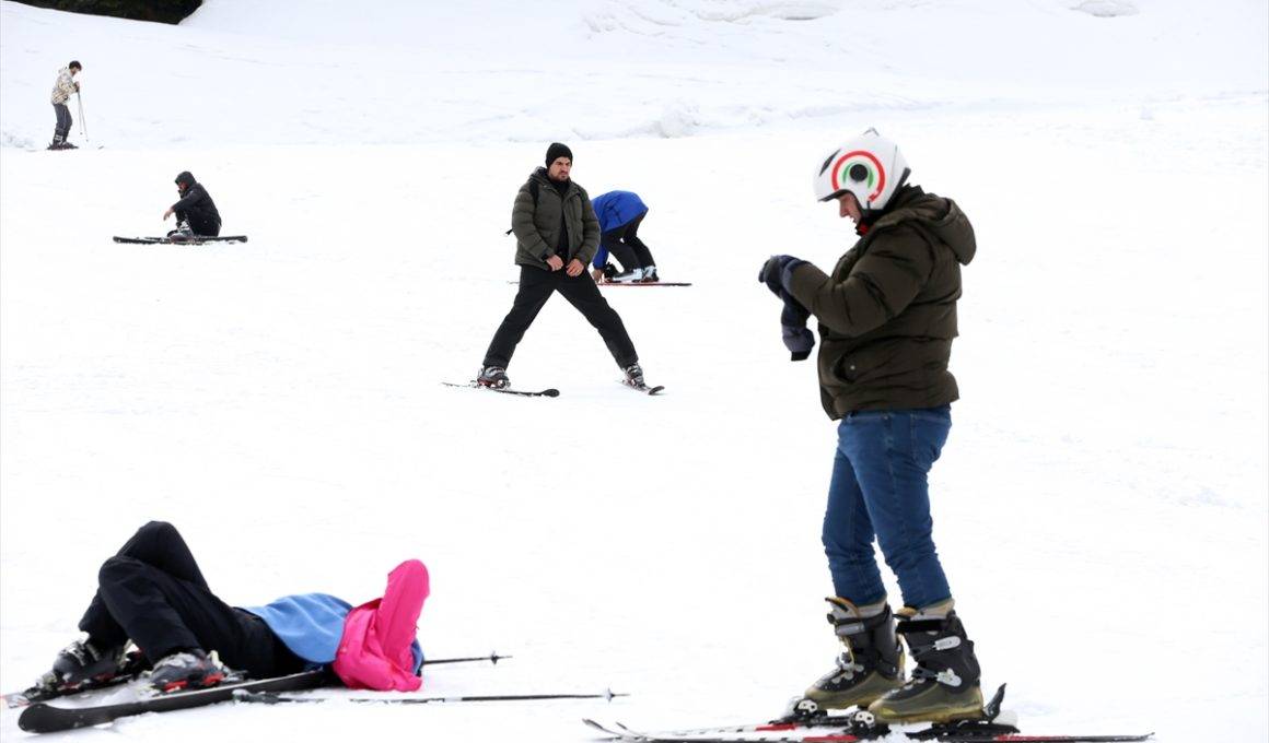 Ilgaz Dağı’ndaki Yurduntepe Kayak Merkezi yoğun ilgi gördü