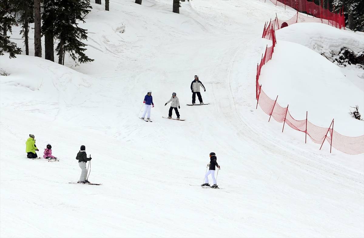 Ilgaz Dağı’ndaki Yurduntepe Kayak Merkezi yoğun ilgi gördü