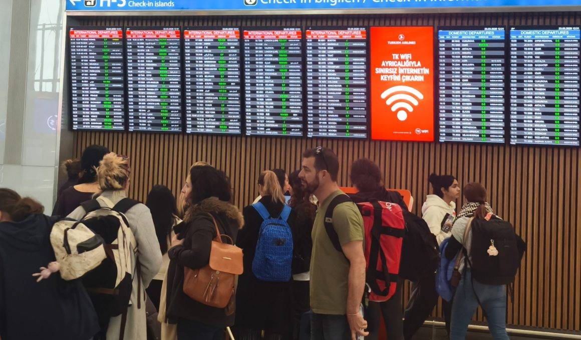 İstanbul Havalimanı yolcu yoğunluğu yaşadı