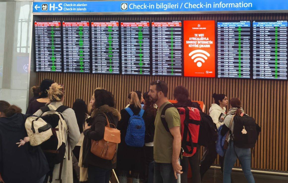 İstanbul Havalimanı yolcu yoğunluğu yaşadı