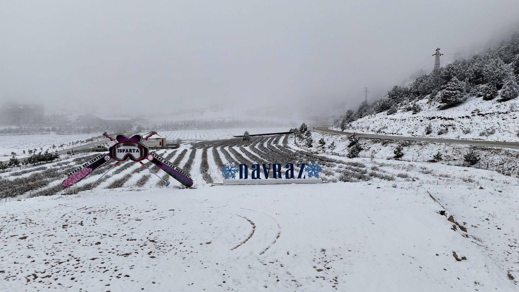 Isparta Davraz Kayak Merkezi bayramda yoğunluk yaşadı