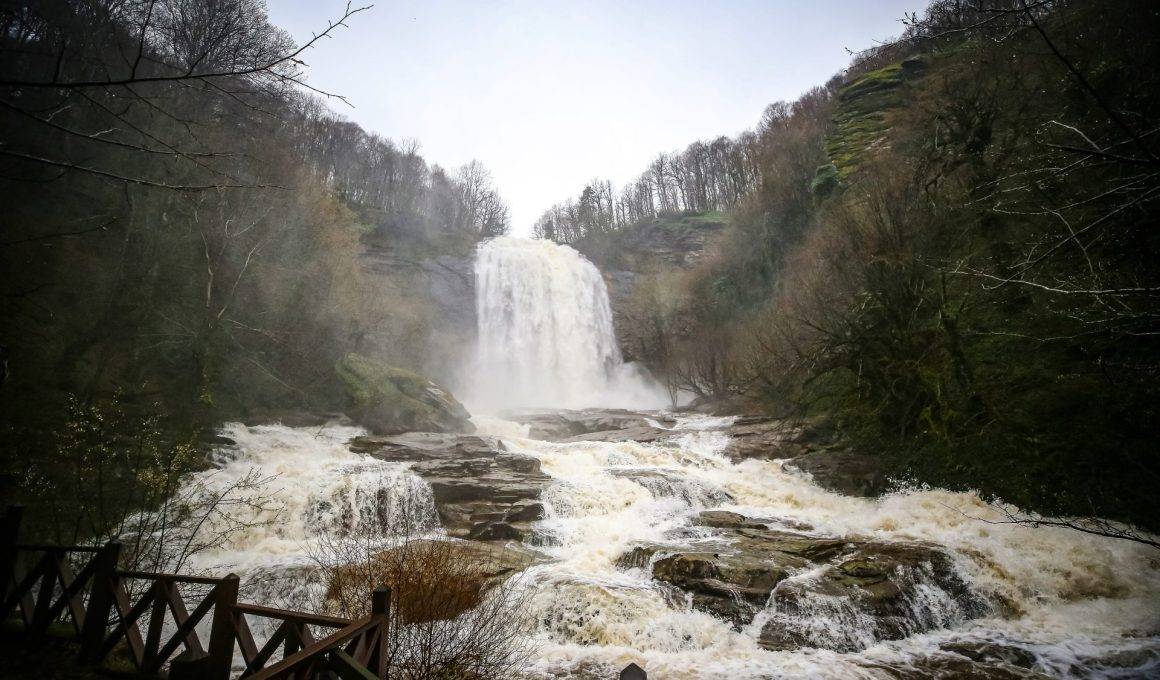 Fay hattı kırılınca ortaya çıkan doğa harikası: Suuçtu Şelalesi