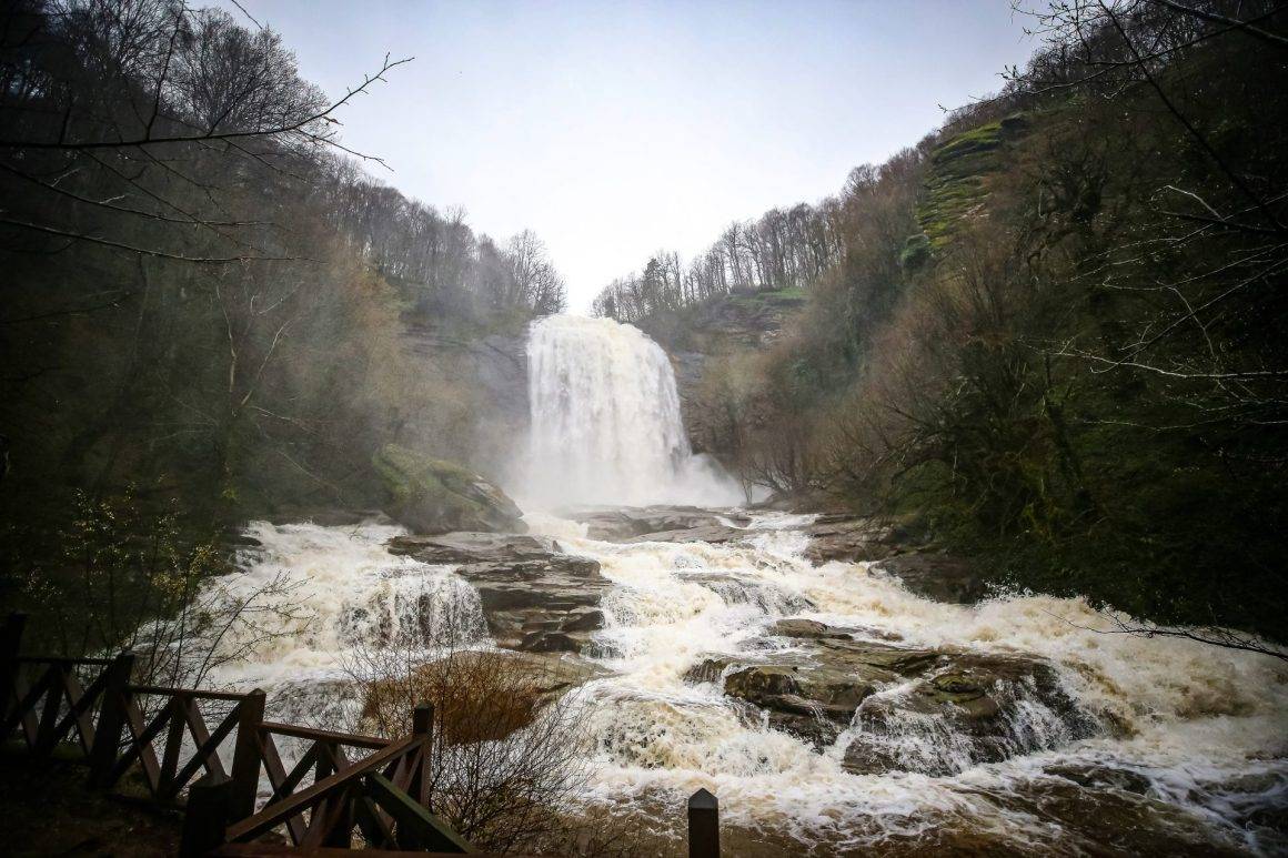Fay hattı kırılınca ortaya çıkan doğa harikası: Suuçtu Şelalesi
