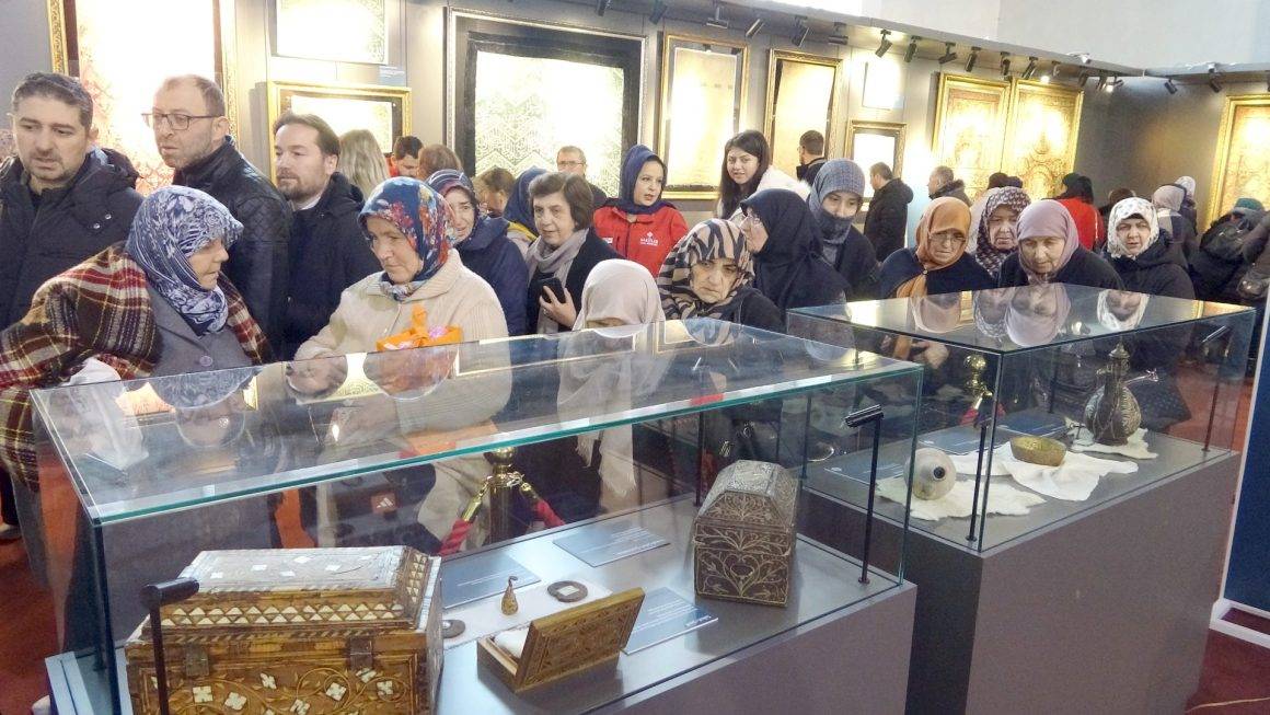 Kutsal Emanetler ve Vakıf Eserleri Sergisi