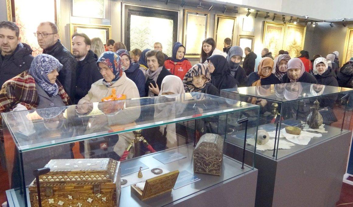 Kutsal Emanetler ve Vakıf Eserleri Sergisi