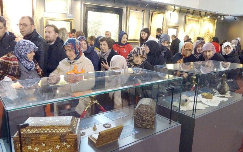 Kutsal Emanetler ve Vakıf Eserleri Sergisi