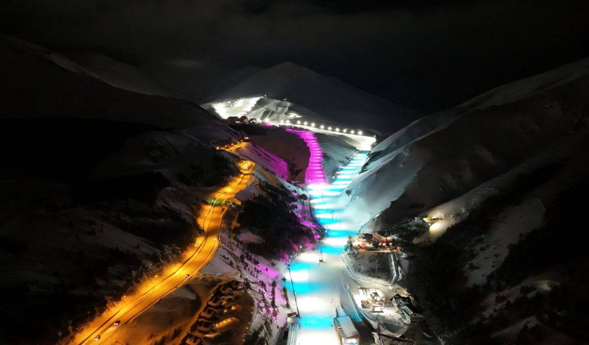 Palandöken Kayak Merkezi gece görüntülendi