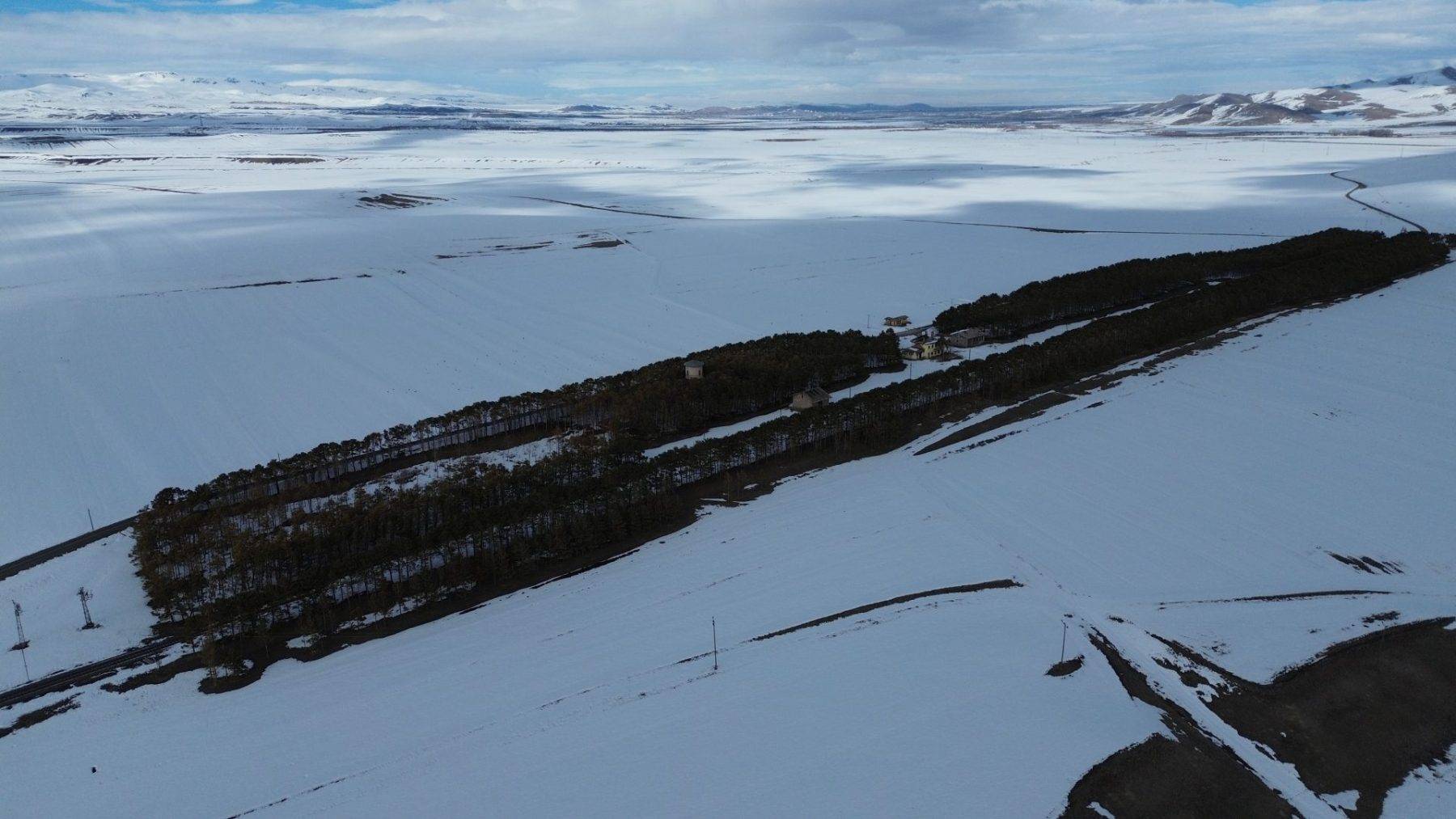 Benliahmet İstasyonu karlar altında kartpostalları andırdı