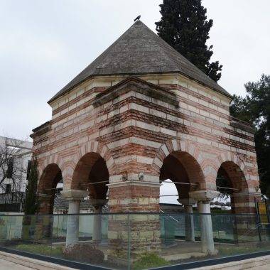 Kocaeli Gebze'deki Malkoçoğlu Mehmet Bey Türbesi