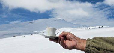 Kahve için dağa çıktılar! Süphan Dağı manzarasında kilometrelerce yürüyüş