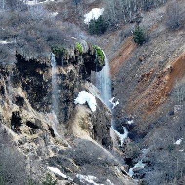 Gelinlik giymiş gibi: Sivas Dipsizgöl Şelalesi çalışmalarında sona gelindi
