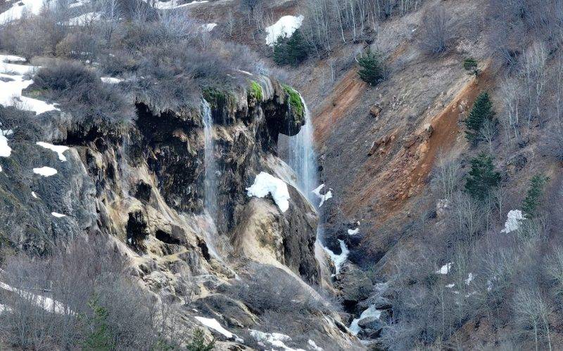 Gelinlik giymiş gibi: Sivas Dipsizgöl Şelalesi çalışmalarında sona gelindi