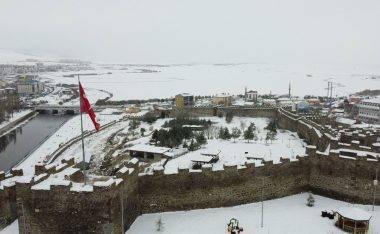 Kanuni Sultan Süleyman'ın emriyle yapılan kale, beyaz örtü ile kaplandı