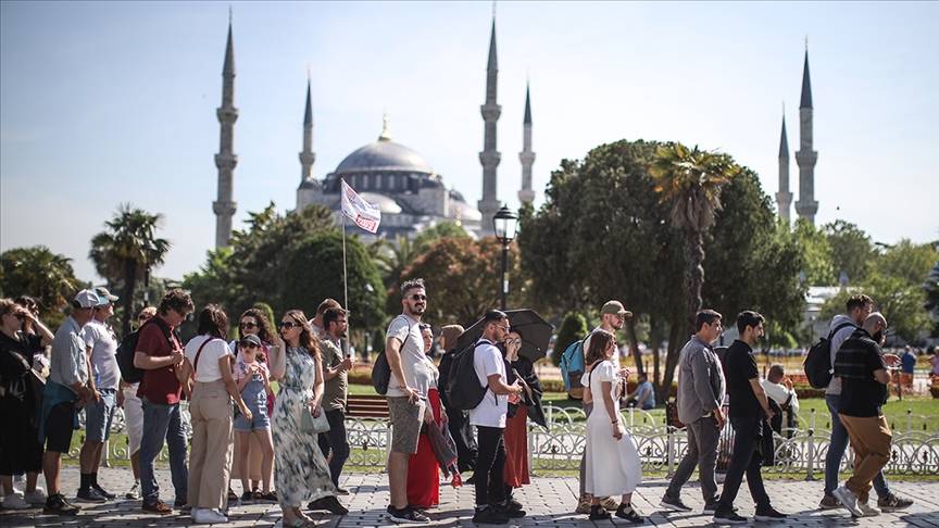ABD ve İsrail'in İran'a saldırıları sonrasında Rus turistlerin yeni rotası Türkiye oldu