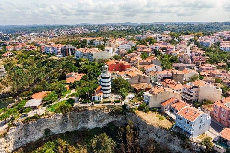 Karadeniz’de 167 yıldır yol gösteriyor: Şile Feneri