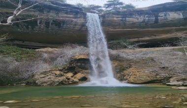 Devasa kayaların arasında saklı cennet: Adana'da kuruyan şelaleler coştu