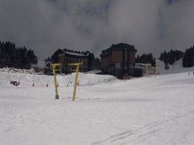 Uludağ'ın kar bereketi devam ediyor: Kar kalınlığı 150 santimetreyi aştı