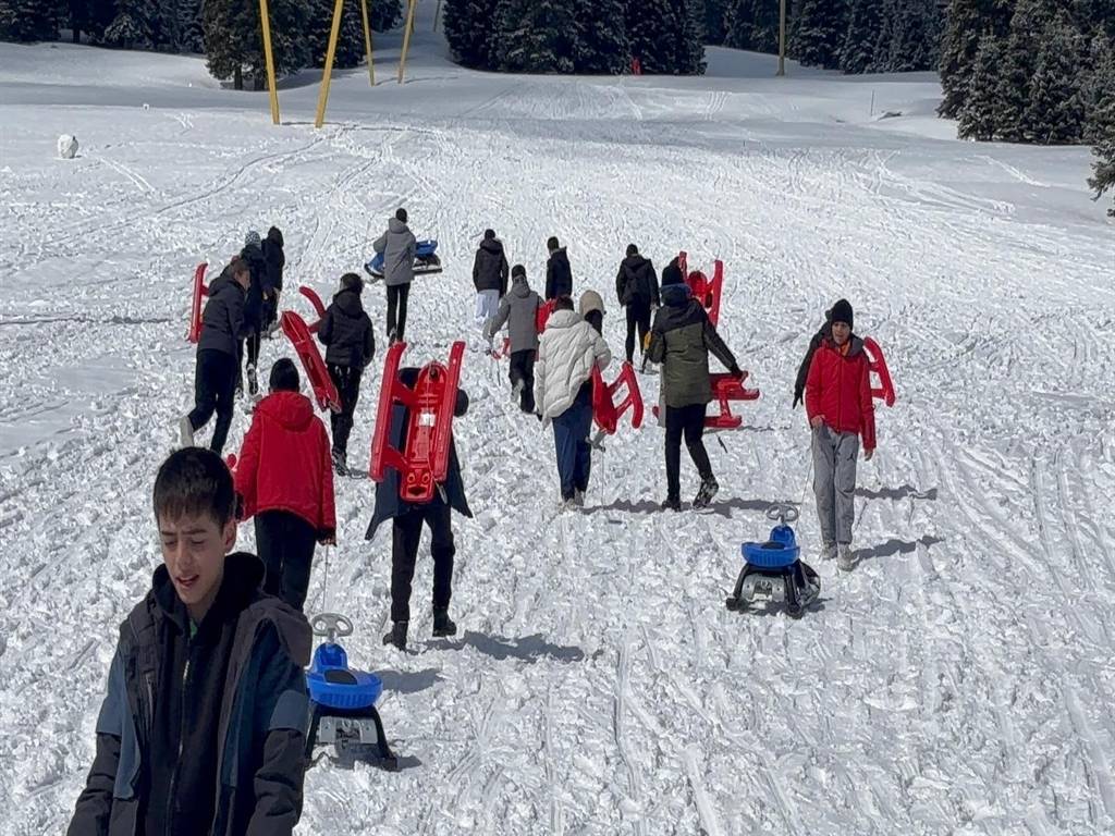Uludağ beklentileri karşılamadı: Beklenen kar geldi, tatilci gelmedi