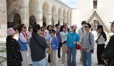 Türk dizisi izleyen buraya akın ediyor! İpek Yolu'ndaki en büyük hana ilgi büyük