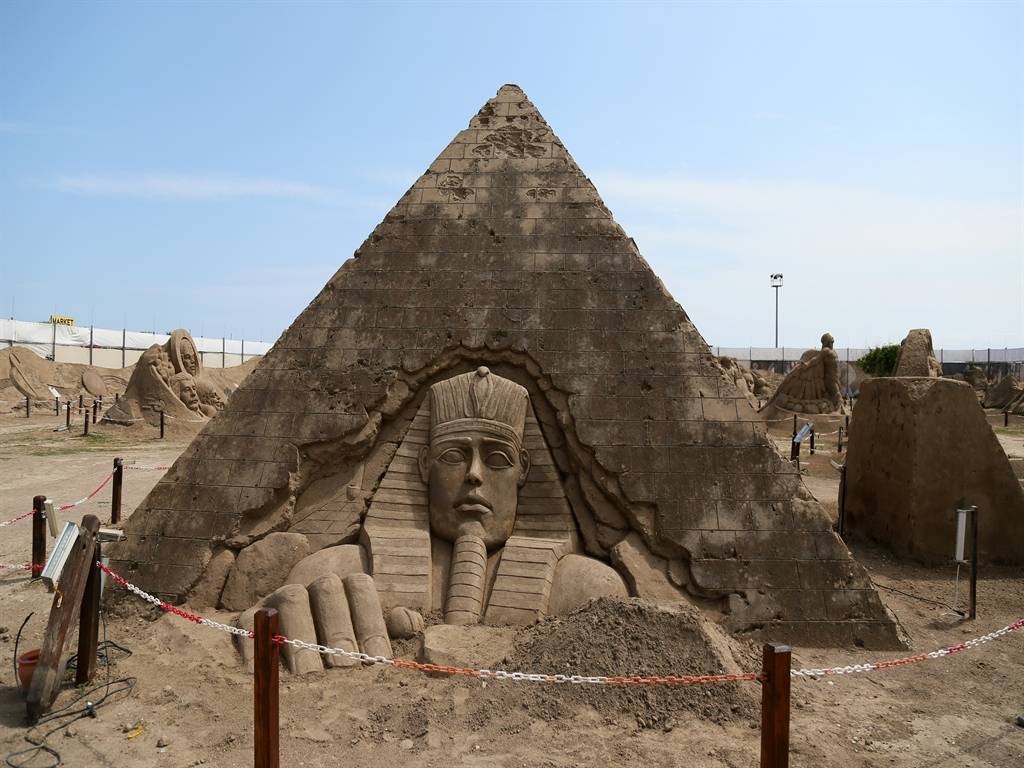 Kuma harikalar yarattılar: Antalya Kum Heykel Festivali kapılarını açıyor