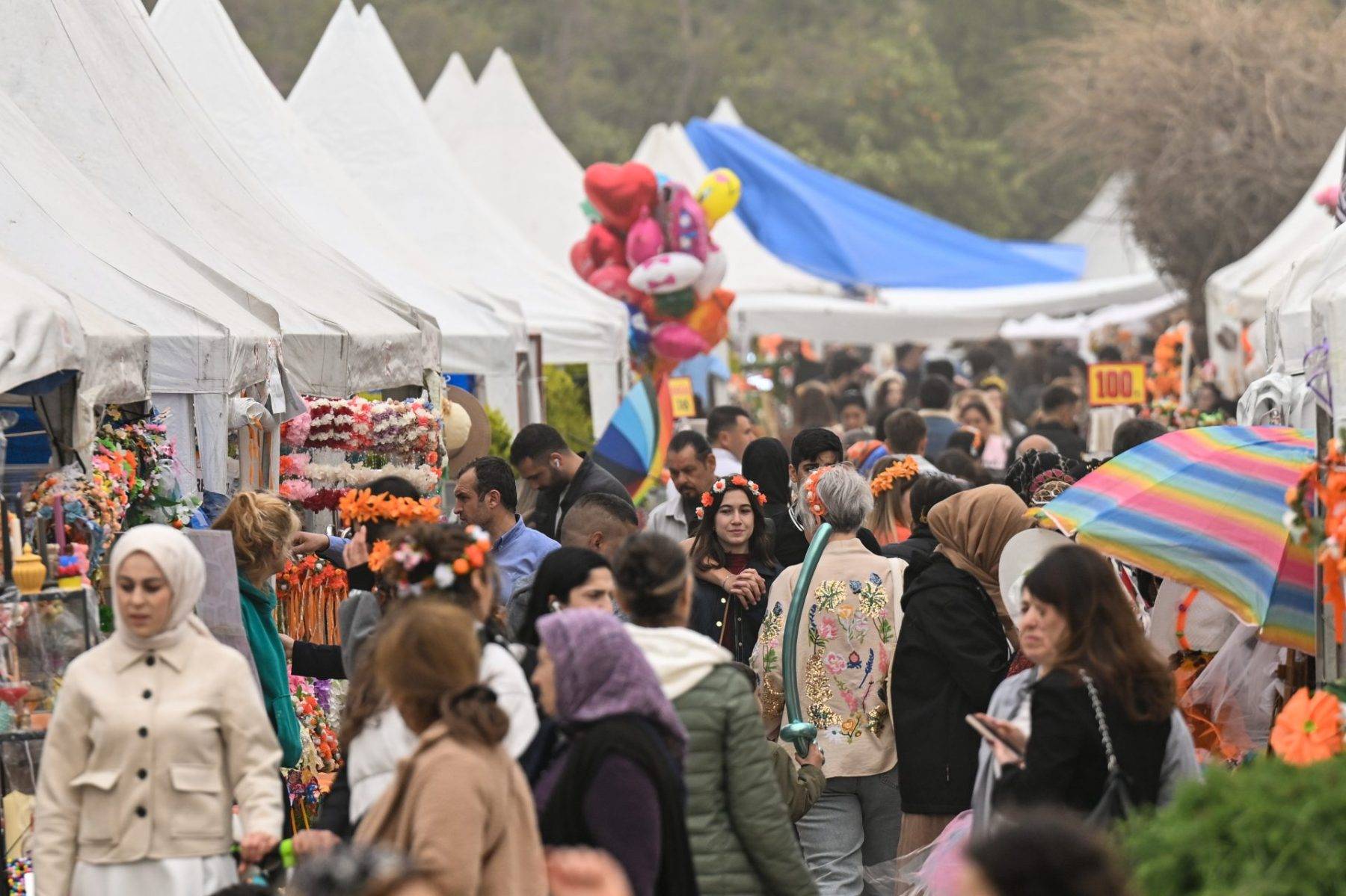 Festivaller şehrinde coşku büyük: 14. Uluslararası Portakal Çiçeği Karnavalı devam ediyor