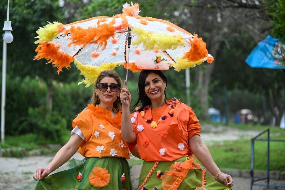 Festivaller şehrinde coşku büyük: 14. Uluslararası Portakal Çiçeği Karnavalı devam ediyor