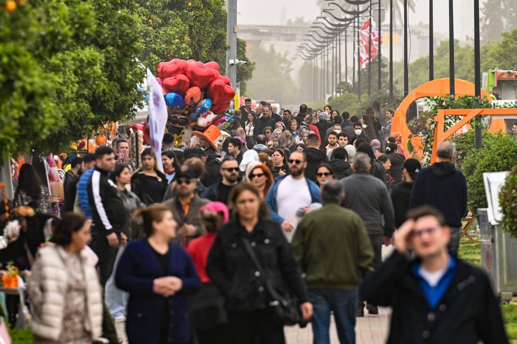 Festivaller şehrinde coşku büyük: 14. Uluslararası Portakal Çiçeği Karnavalı devam ediyor