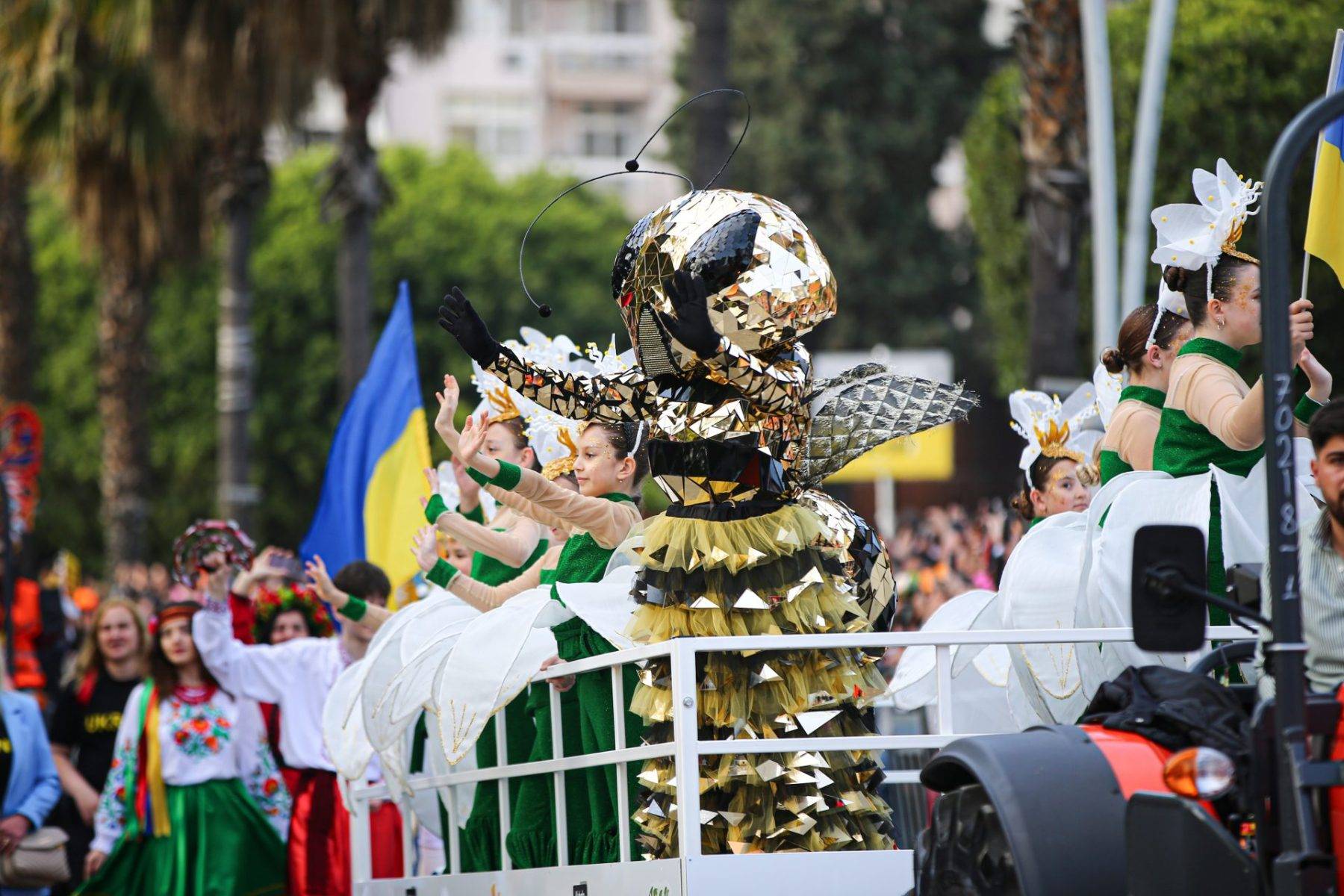 Adana’dan rengarenk görüntüler: Portakal Çiçeği Karnavalı'nda coşkulu kortej