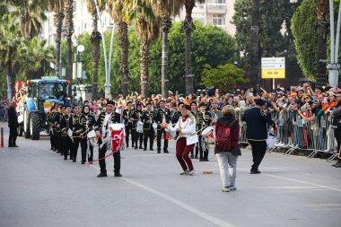 Adana’dan rengarenk görüntüler: Portakal Çiçeği Karnavalı'nda coşkulu kortej