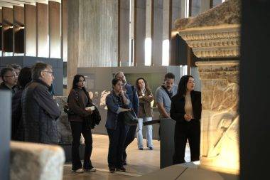 Saklı kalan hikayeleri dinlediler: Troya Müzesi'nde rehberli tur etkinliği