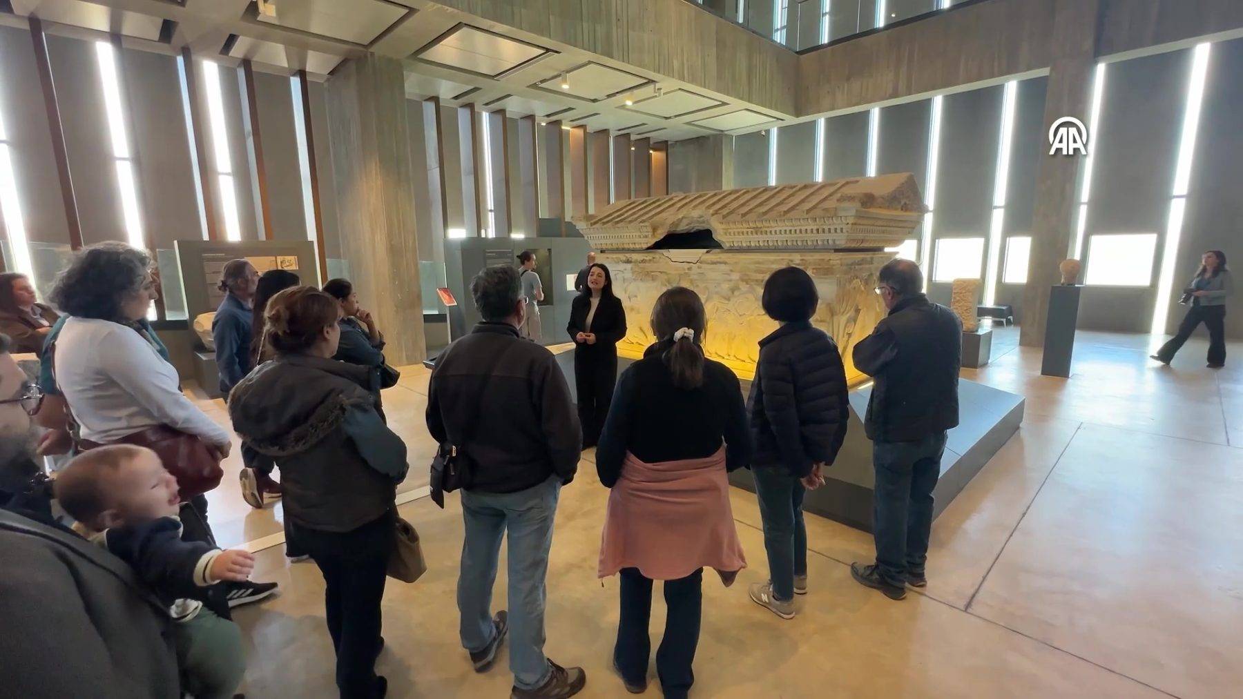 Saklı kalan hikayeleri dinlediler: Troya Müzesi'nde rehberli tur etkinliği