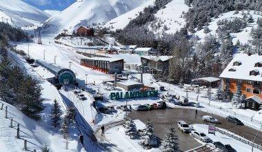 Nisan ayında kar 2 metreyi aştı! Palandöken Kayak Merkezi'nde sezon devam ediyor