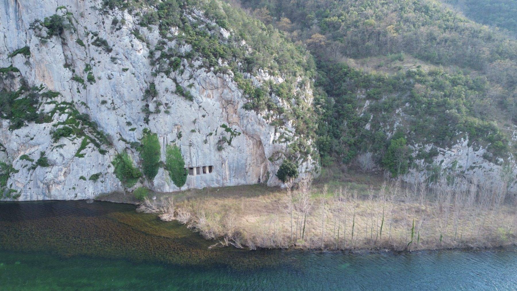 Kayaların içindeki mezarlar: Asarkale ve Kral Kaya Mezarları tarihe şahitlik ediyor