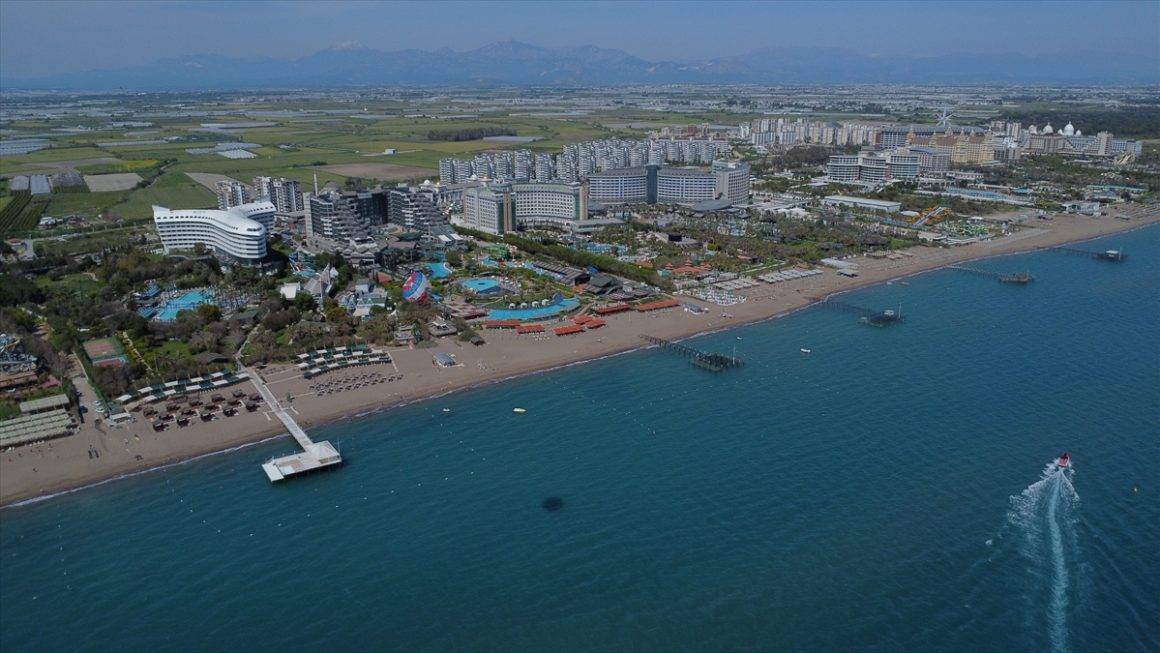 Antalya’da hedef 17 milyon! 2026'da yabancı turist sayısında artış