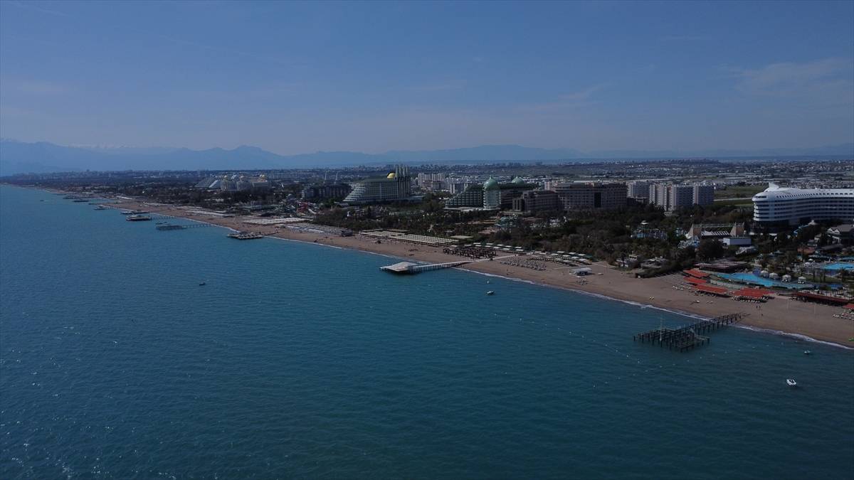 Antalya’da hedef 17 milyon! 2026'da yabancı turist sayısında artış