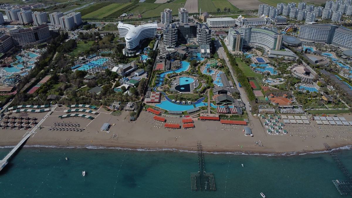 Antalya’da hedef 17 milyon! 2026'da yabancı turist sayısında artış