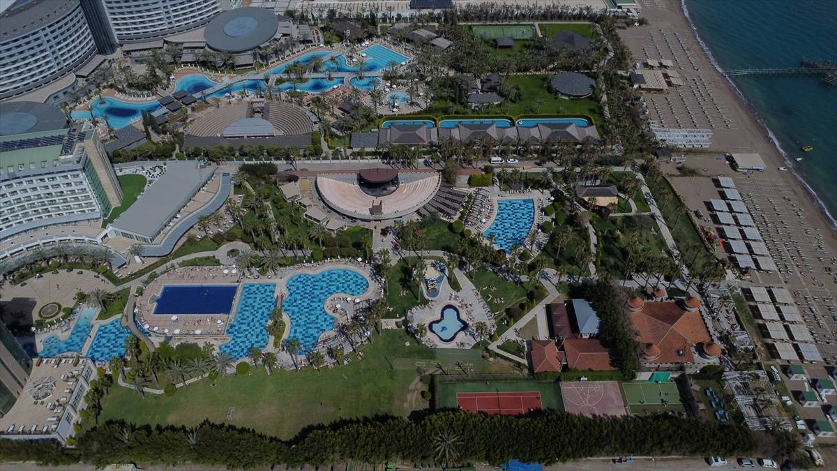 Antalya’da hedef 17 milyon! 2026'da yabancı turist sayısında artış