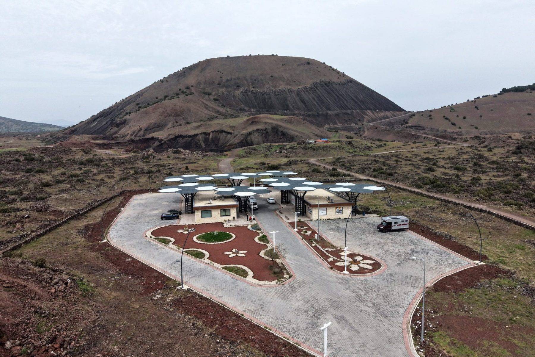 Yanık Ülke’de lav tünelleri aranıyor: Kula-Salihli UNESCO Global Jeoparkı 