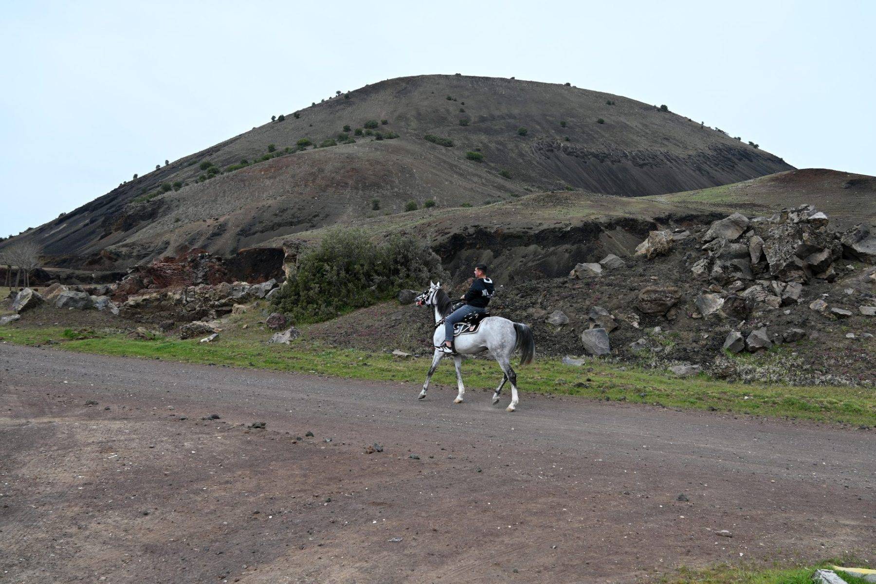Yanık Ülke’de lav tünelleri aranıyor: Kula-Salihli UNESCO Global Jeoparkı 