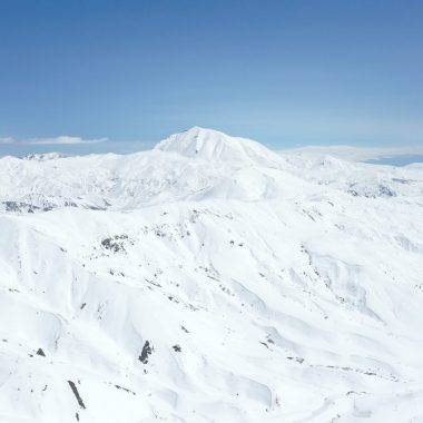 Ağrı'da kış manzarası: Dağlar beyaz örtüyle kaplandı