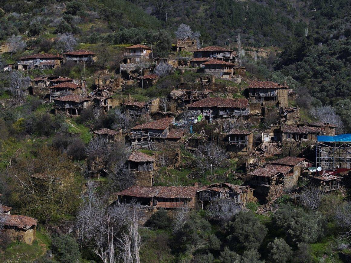 Kimsenin yaklaşmadığı hayalet köy! Lübbey köyü turizm ile canlanacak