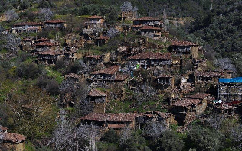 Kimsenin yaklaşmadığı hayalet köy! Lübbey köyü turizm ile canlanacak