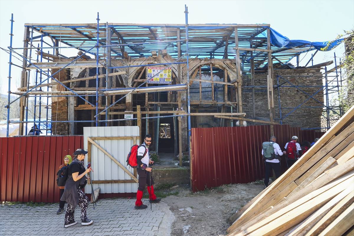 Kimsenin yaklaşmadığı hayalet köy! Lübbey köyü turizm ile canlanacak