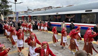 Coşkuyla karşılandı: Turistik Tuz Ekspresi 2026 sezonunun ilk seferini gerçekleştirdi